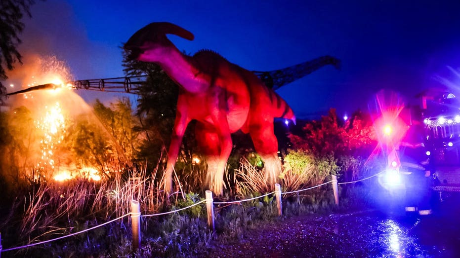 Lightning strike turns 100-foot dinosaur into raging fireball, stunning onlookers Newcastle Accountants